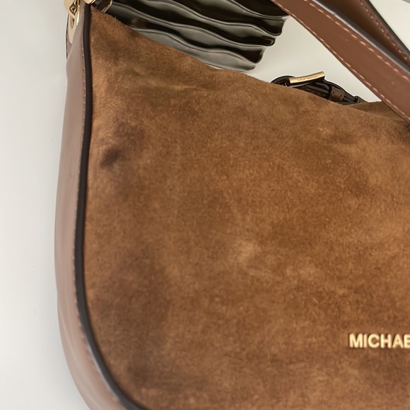 Michael Kors Raven Medium Messenger Crossbody Suede - Picture 8 of 13